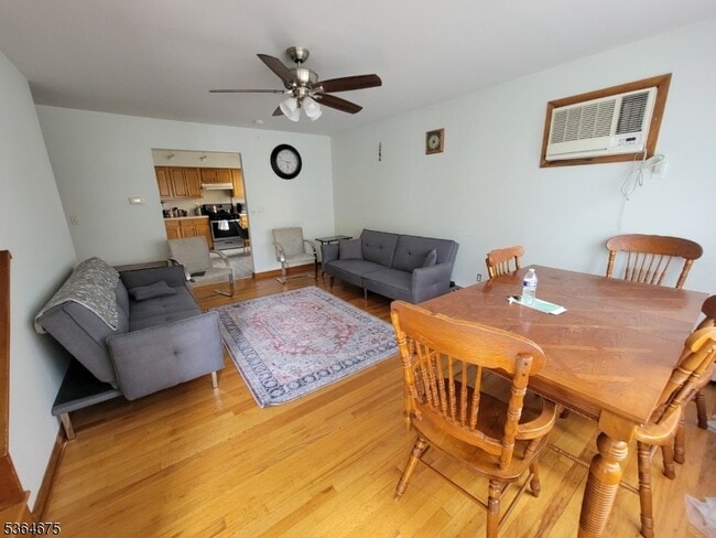 Building Photo - 555 Clifton Ave