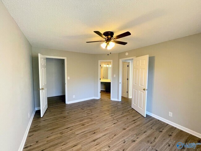Building Photo - 1085 Stones Throw Dr NW