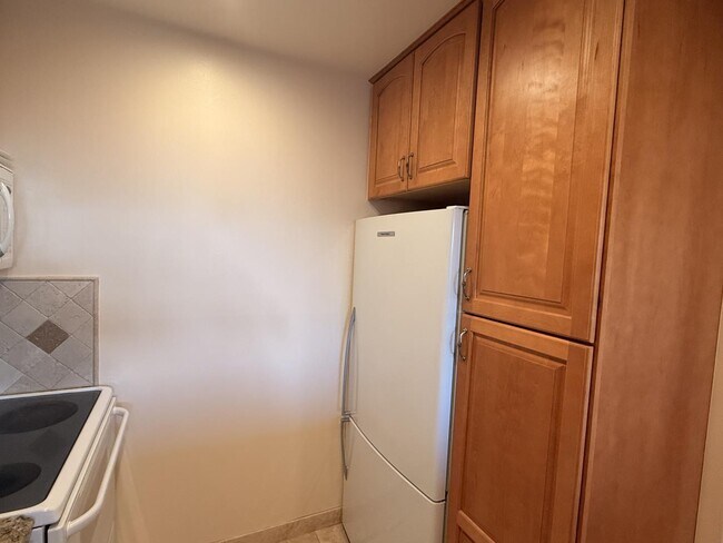 Building Photo - 200 Elm St