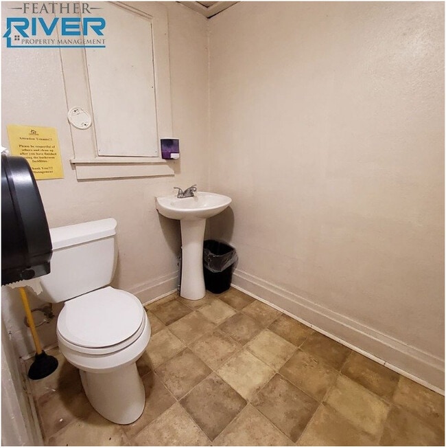 Building Photo - Tourist Hotel