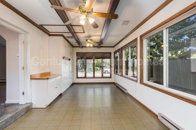 Building Photo - 5912 3rd St S