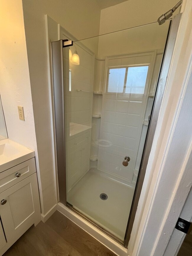 Building Photo - 304 Tennyson Dr
