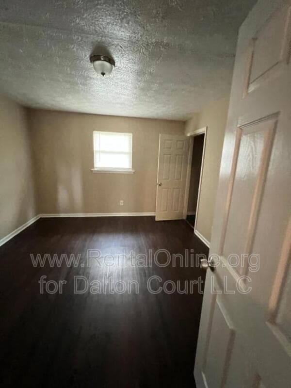 Building Photo - 1972 Cambridge Dr