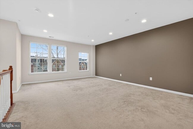 Building Photo - 8129 Greenbelt Station Pkwy