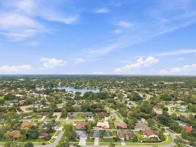 Building Photo - 1259 Barnstaple Cir