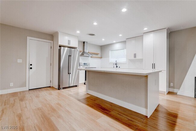 Building Photo - 1404 Campbell Dr