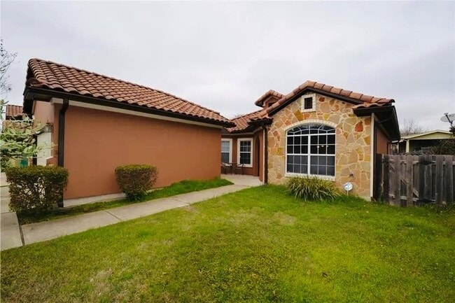 Building Photo - 5624 Toscana Ave