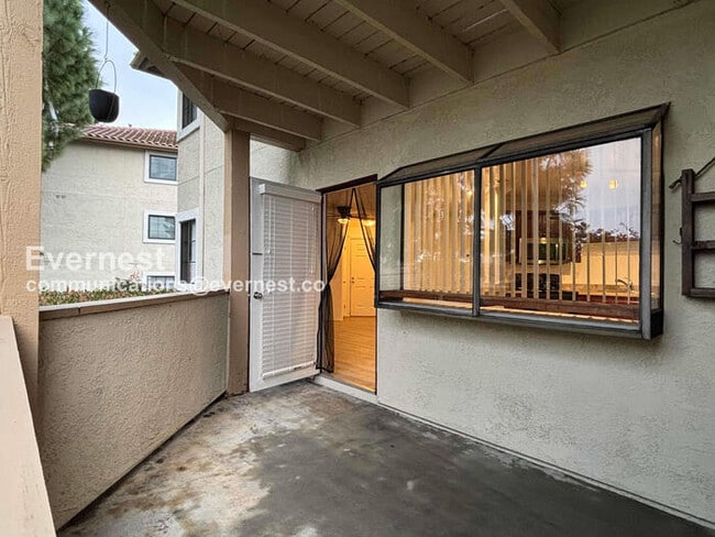 Building Photo - 3557 Paseo De Francisco