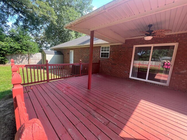 Building Photo - 3290 Valencia Dr