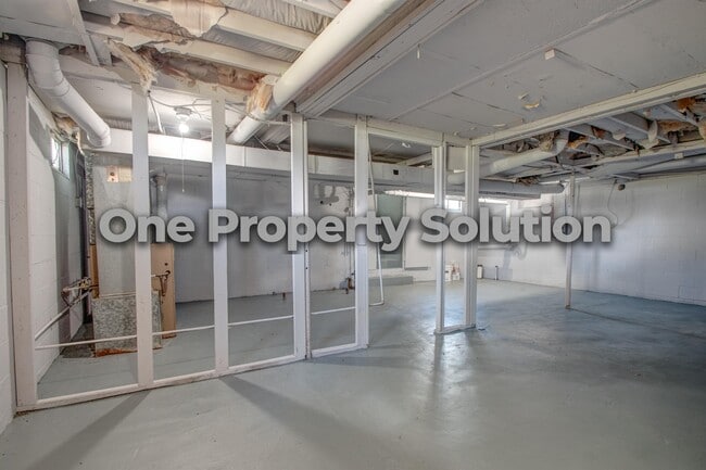 Building Photo - 292 Hadley Rd