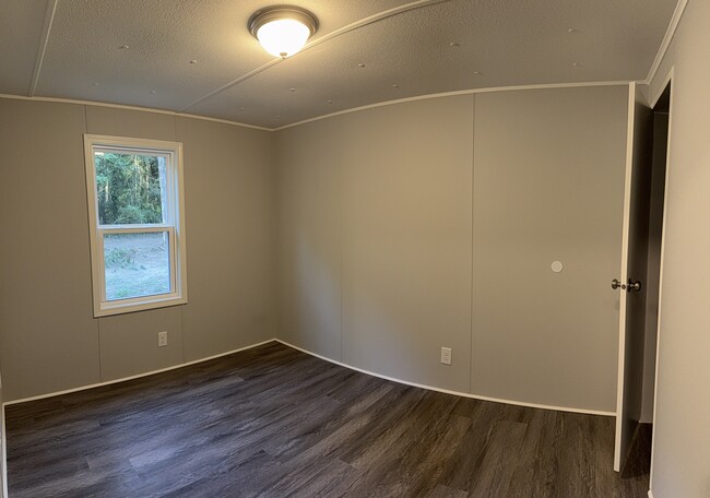 Building Photo - 1316 Robinson Rd