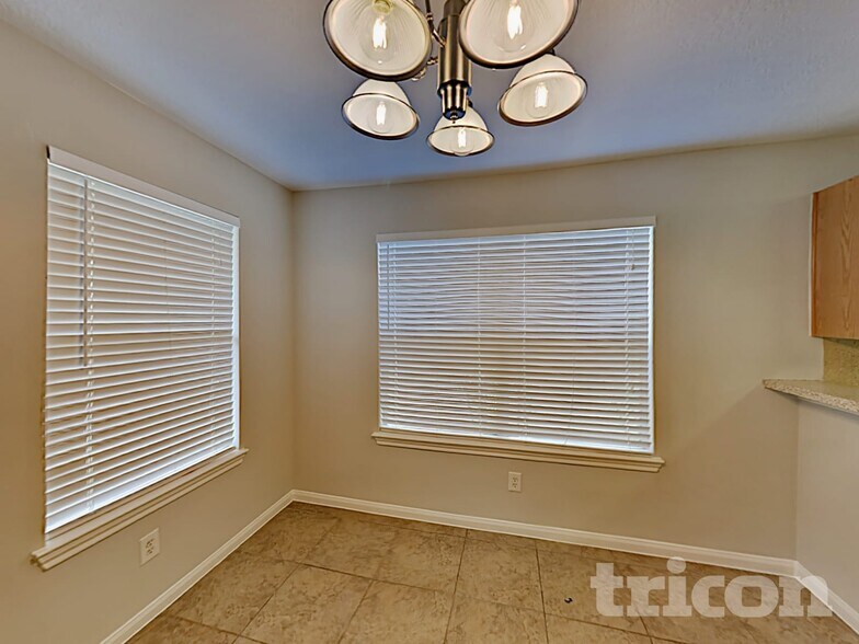 Building Photo - 6738 Catarina Cir