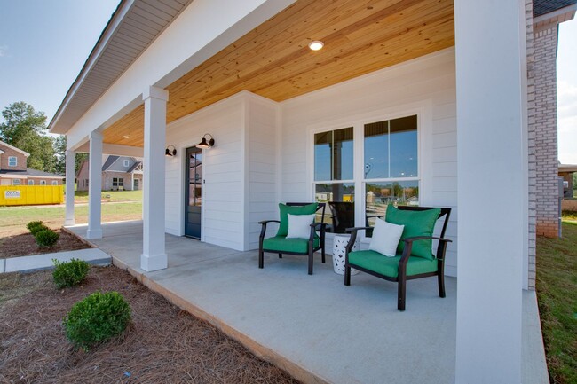 Building Photo - Brand NEW Adorable Craftsman!!!!