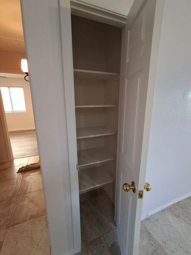 Building Photo - 29109 N Yellow Bee Dr