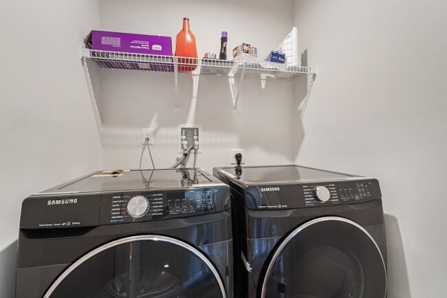 Building Photo - 16 Sedicavage Way