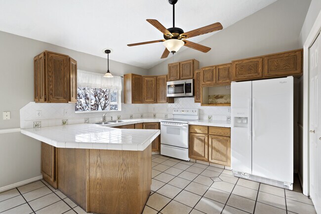 Building Photo - Utah House