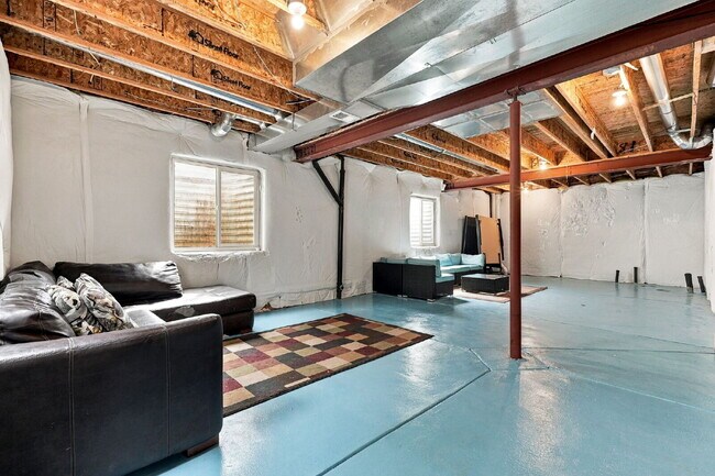 Building Photo - 3-Bedroom Home + Separate Office & Loft | 3-Car Garage
