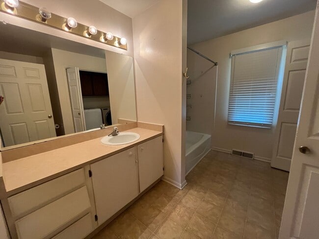 Building Photo - Wonderful Home in Central Fort Collins