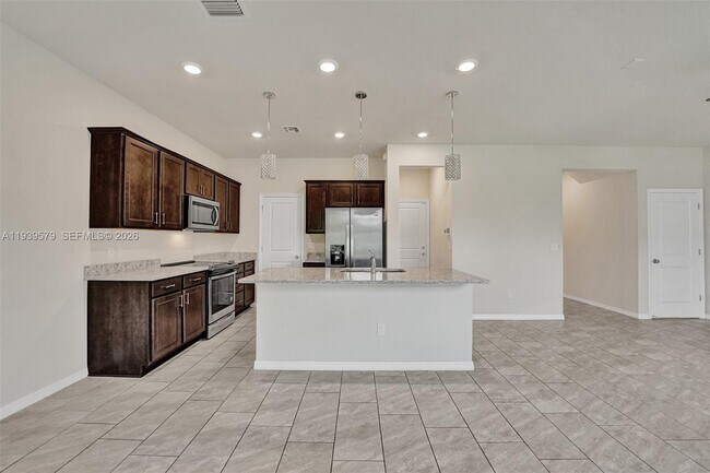 Building Photo - 4764 Eucalyptus Dr