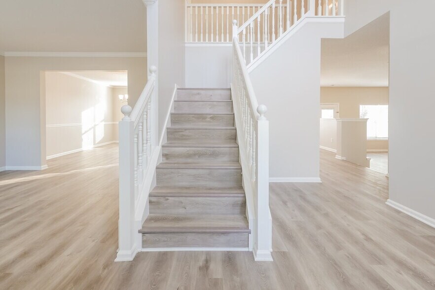 Building Photo - 177 Edison Dr