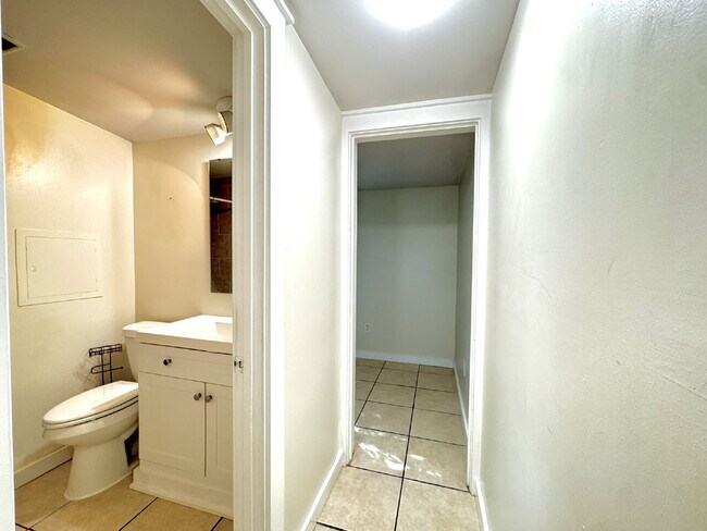 Building Photo - "Charming 2 Bed/1 Bath Home in Panama City Beach, FL - Your Perfect Beach Getaway!"
