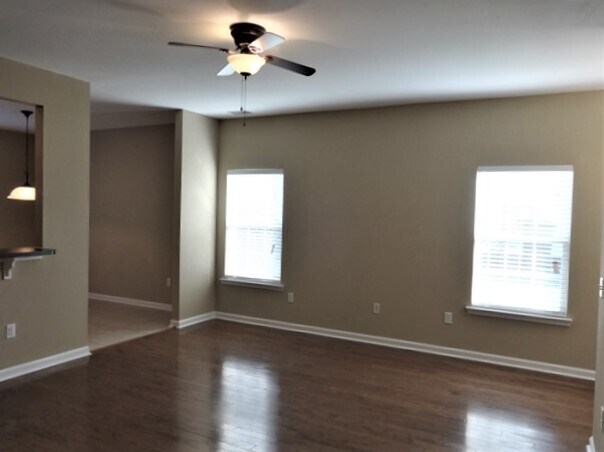 Building Photo - 9 Hartland Ct