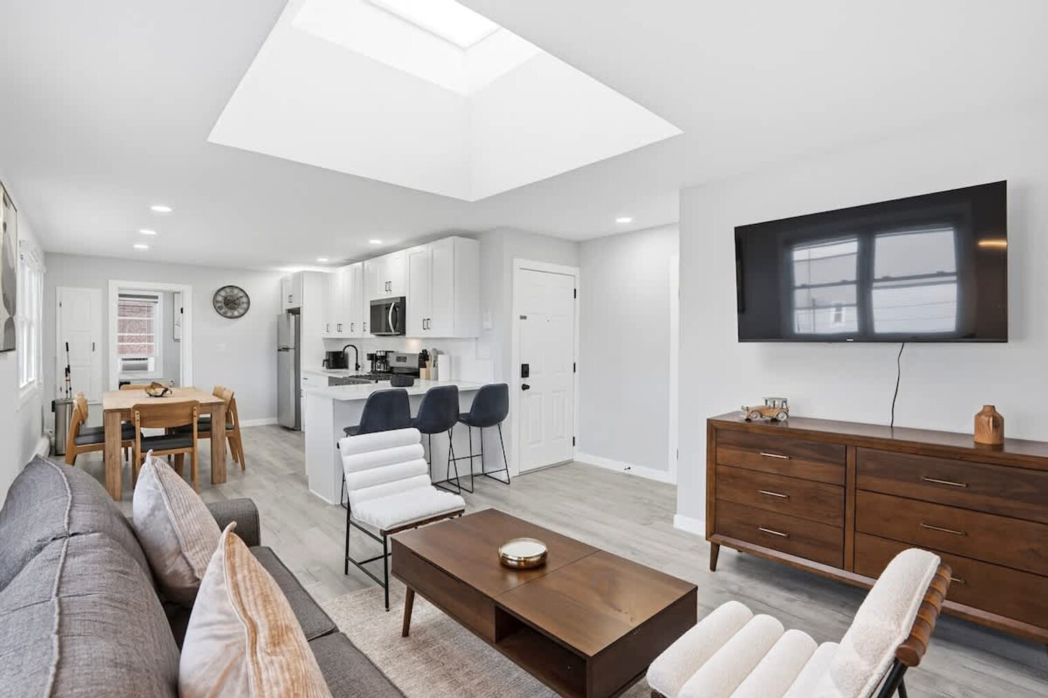 Building Photo - 225 Hancock Ave