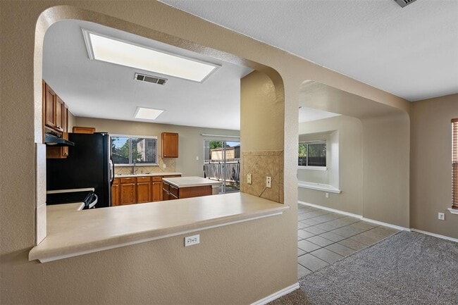 Building Photo - 1103 Deerhound Pl