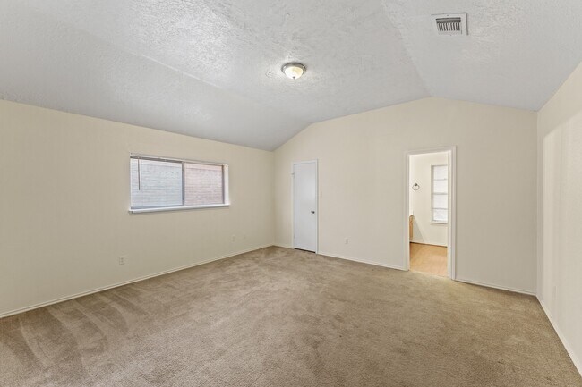 Building Photo - 3710 Kingston Vale Dr