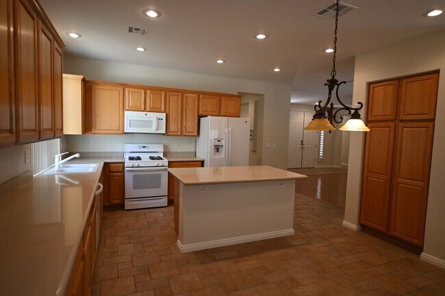 Building Photo - Siena Golf Course Home for Rent! Amazing 55+ Community!