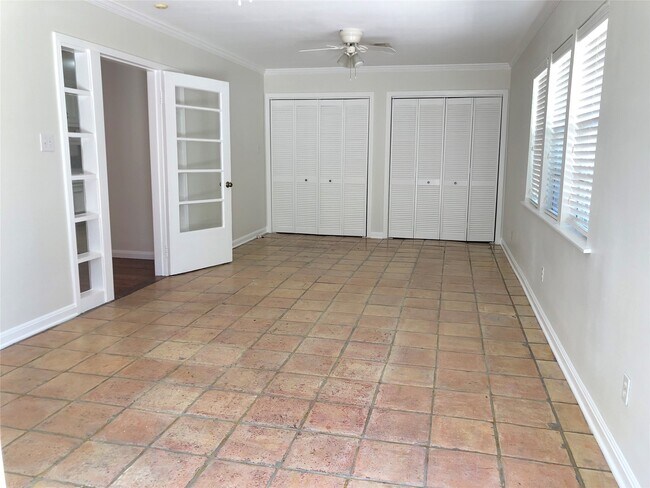 Building Photo - 1234 Gardenia Dr