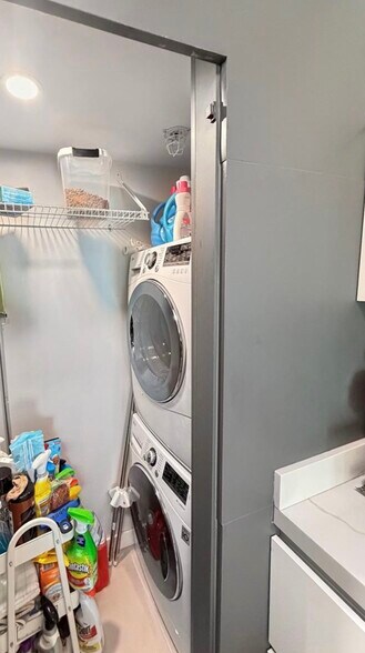 Building Photo - 31 SE 5th St