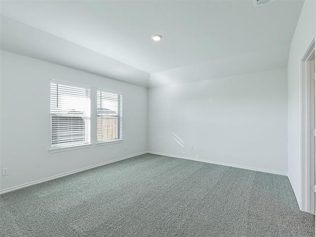 Building Photo - 1704 Skyline Dr