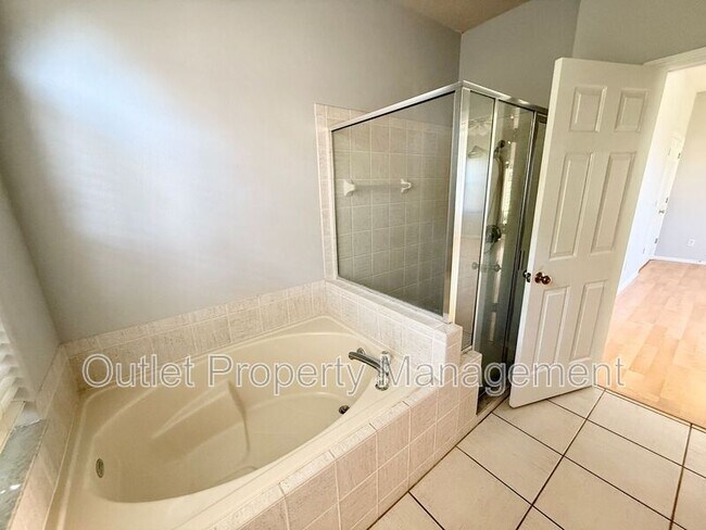 Building Photo - 112 Peregrine Ct