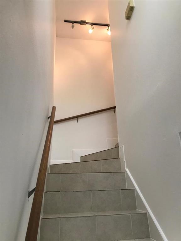 Building Photo - 11301 Jollyville Rd