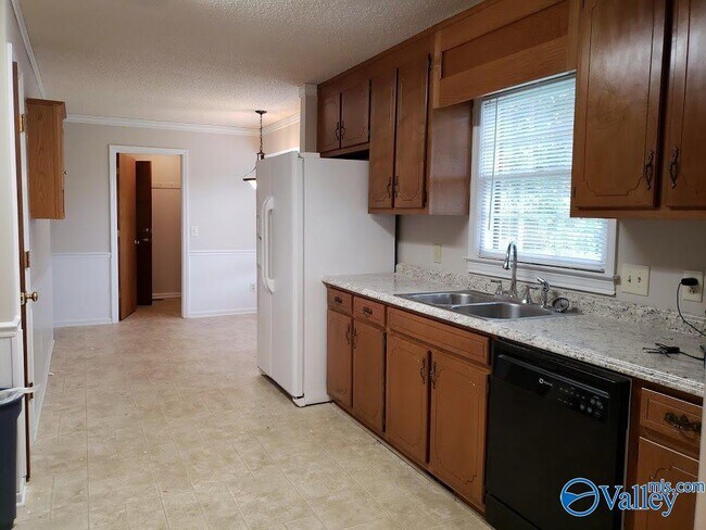 Building Photo - 132 Raleigh Way