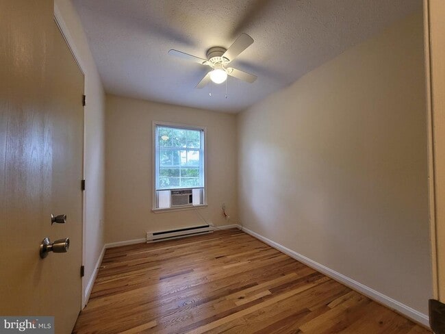 Building Photo - 113 Warren Cir
