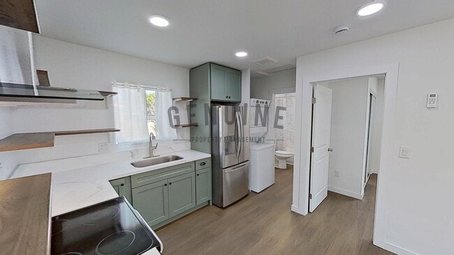 Building Photo - 8134 Poinsettia Dr