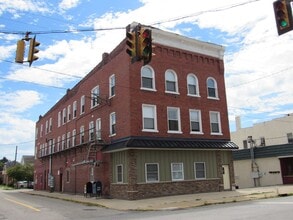 Building Photo - 1100 RES