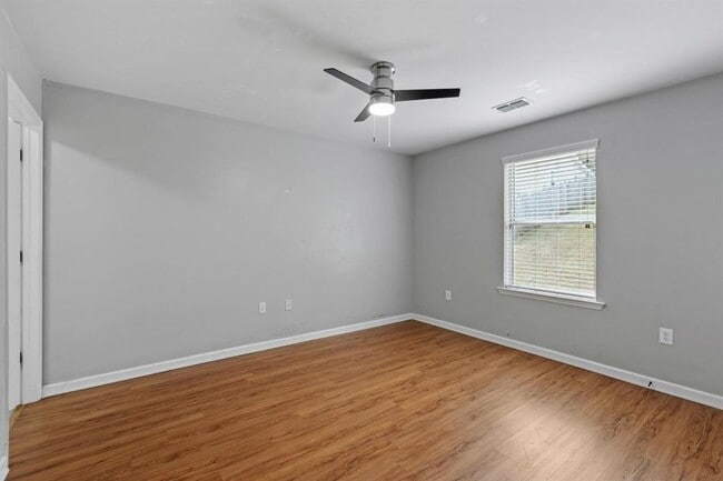 Building Photo - 2414 Quazar Cir
