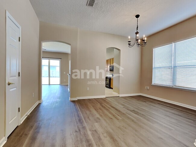 Building Photo - 3108 Silverado Cir