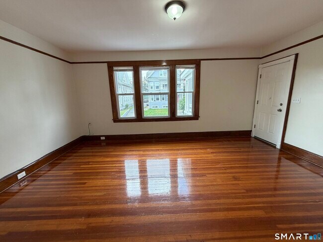 Building Photo - 306 Judson Pl