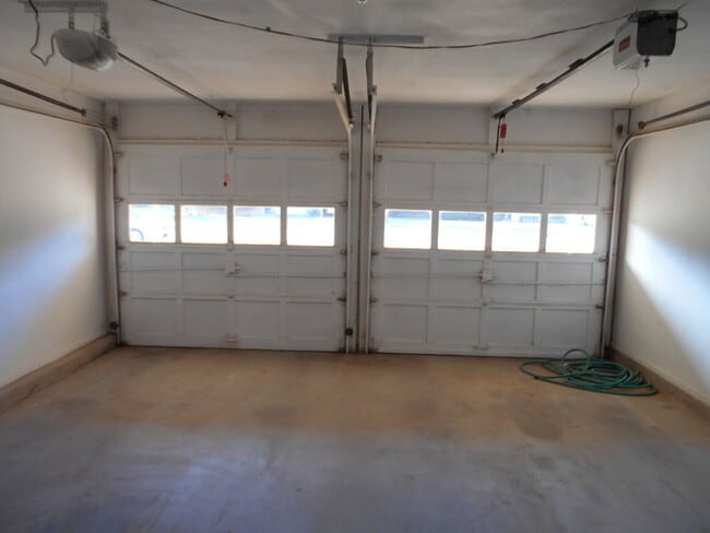 Building Photo - New Flooring in Living/Bedrooms & Other Up...
