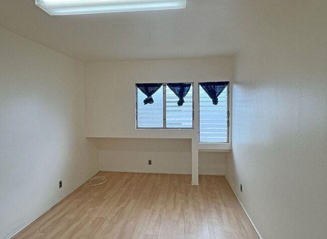 Building Photo - 1512 Halekula Way
