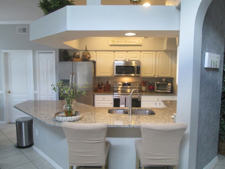Building Photo - 2675 Dover Glen Cir