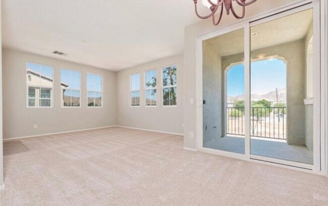 Building Photo - 1800 E Lakeshore Dr