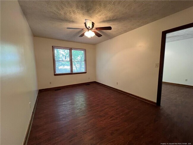 Building Photo - 1405 Briarcliff Dr