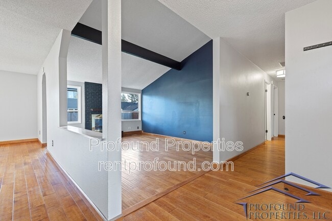 Building Photo - 19300 SW Hennig St