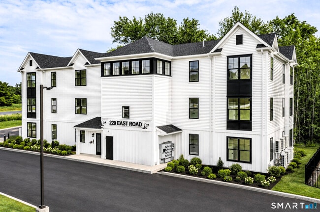 Building Photo - 220 E Rd