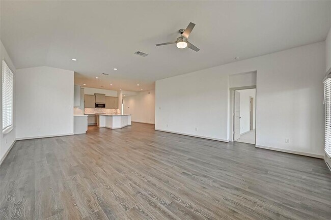 Building Photo - 28451 Hazel Trl